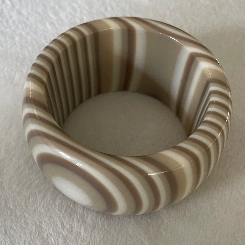 Neutral Swirl Resin Bangle Bracelet - Cream and Brown - Picture 2 of 9